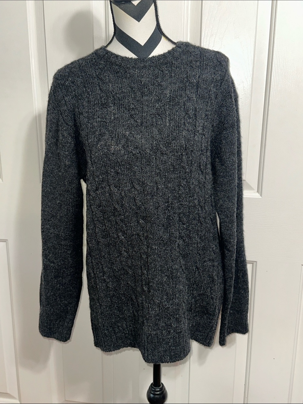 Line Of Trade Shetland Wool Cozy Cable-Knit Crewneck Sweater